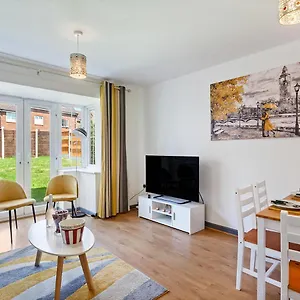  Holiday home Near Airport & Nec, The Leyburn United Kingdom